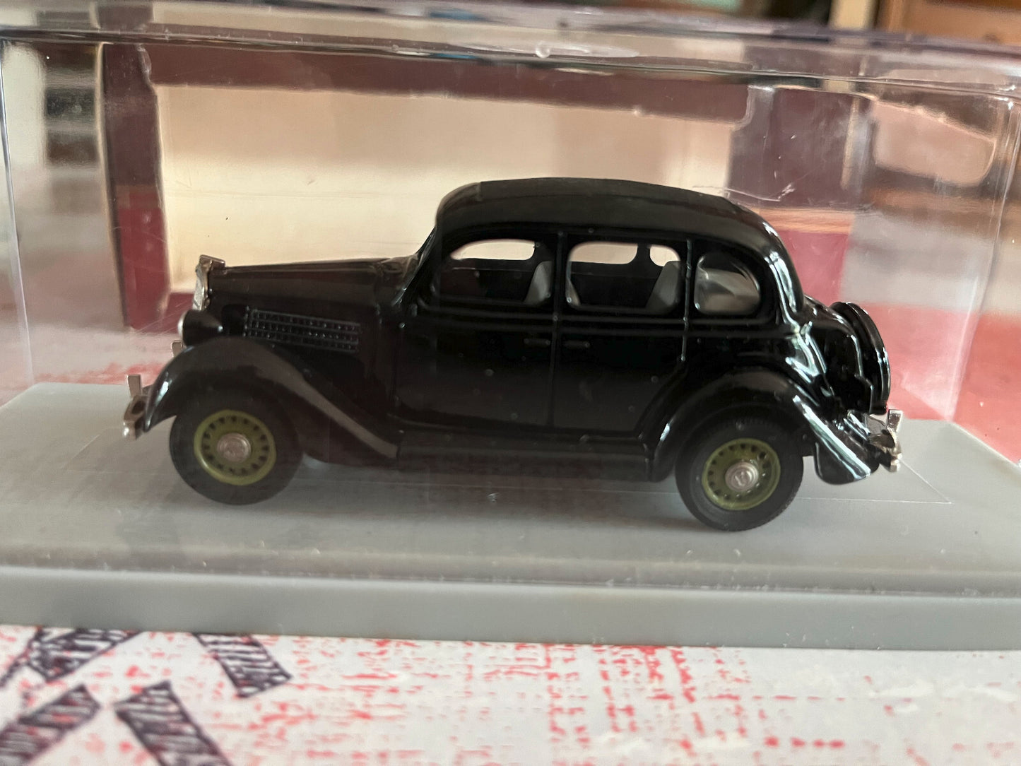 Voiture Miniature Ford 1935 Fordor Touring Sedan 42 Rextoys 1/43