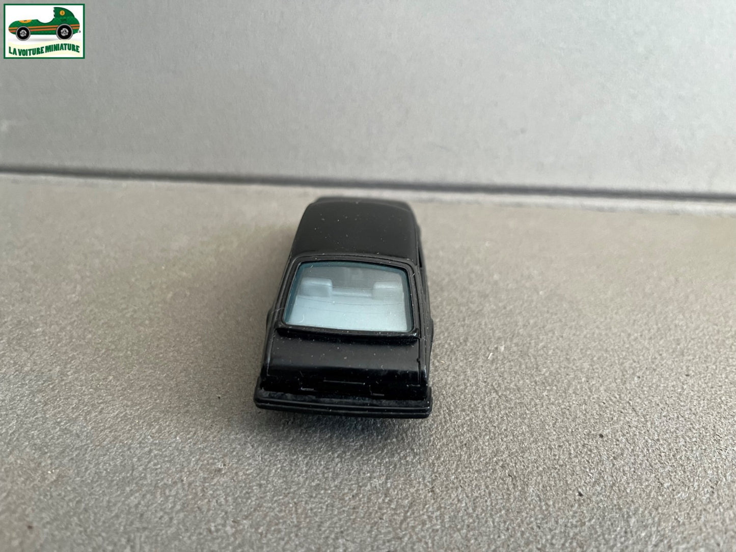 Ancienne Voiture Miniature Saab 900 Turbo Burago Italy 1/43