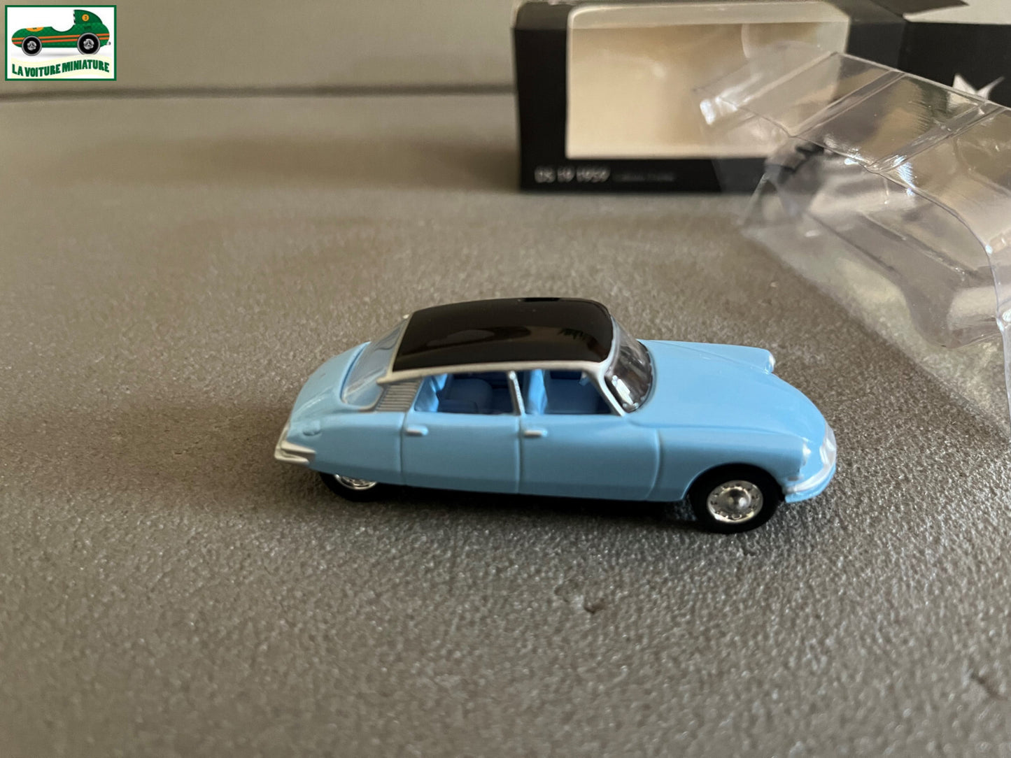 Voiture miniature Citroen DS 19 1959 Norev 3 inches 1/54 1/64