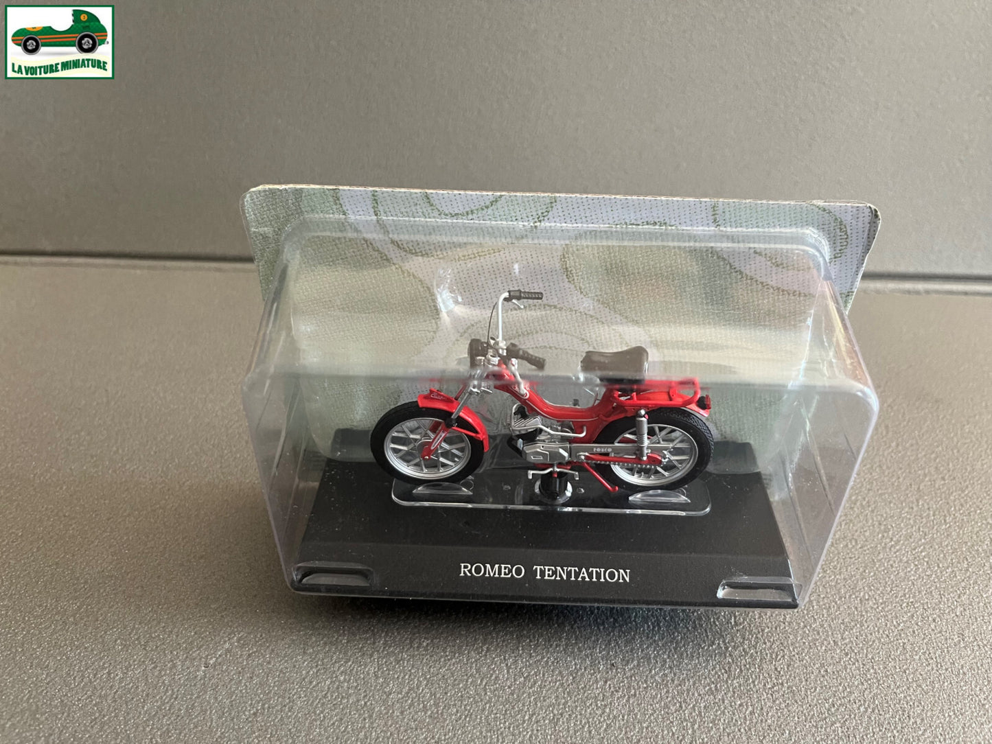 Moto Cyclomoteur miniature Romeo Tentation Leo Models 1/18