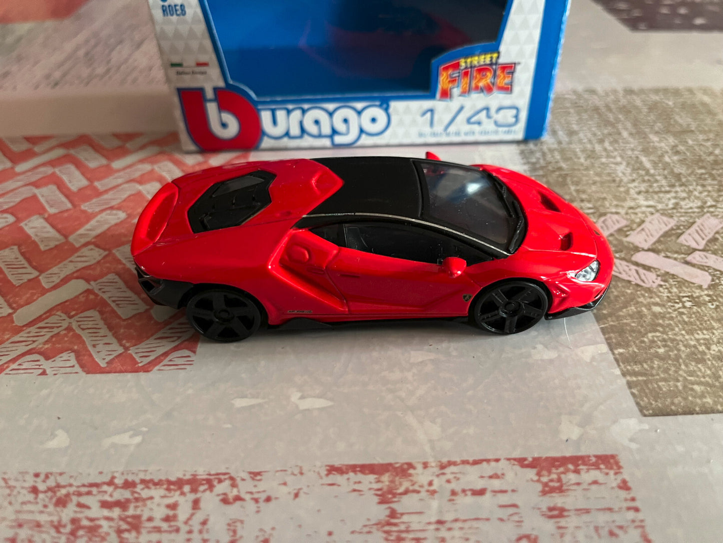 Voiture miniature Burago Street Fire Lamborghini Centenario au 1/43