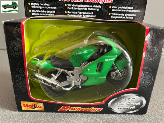 Moto miniature Kawasaki Ninja Maisto au 1/18