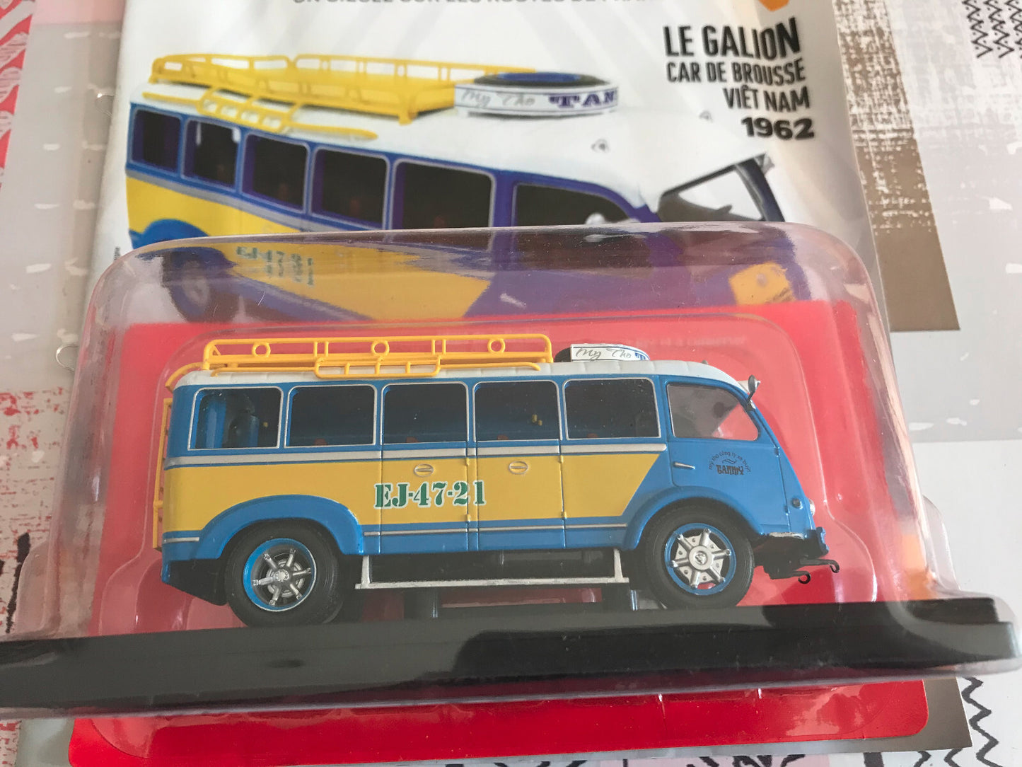 Voiture miniature Renault Galion Car de Brousse Viet Nam Hachette au 1/43