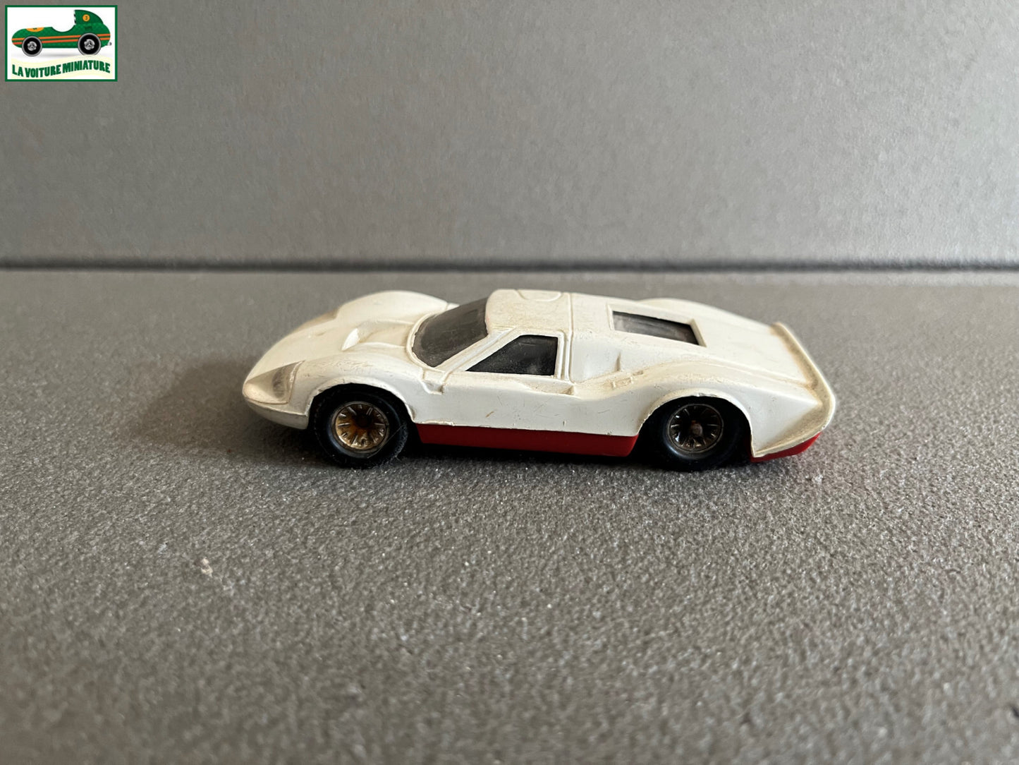 Ancienne Miniature Plastique Ford Type MARK IV Minialuxe France Epave 1/43