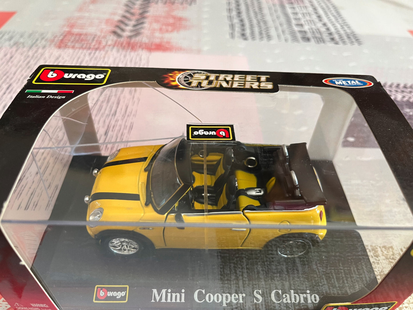 Voiture Miniature Burago Street Tuners Mini Cooper S Cabrio Tuning 1/32
