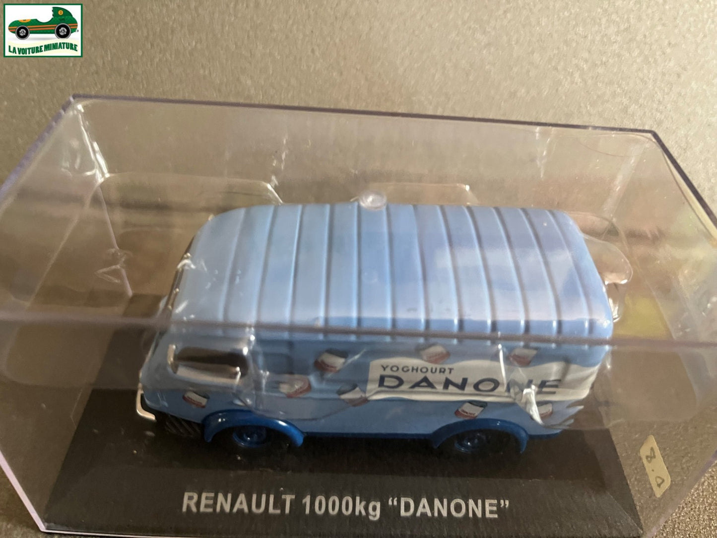 Voiture Miniature Camion Publicitaire Renault 1000kg Danone au 1/43