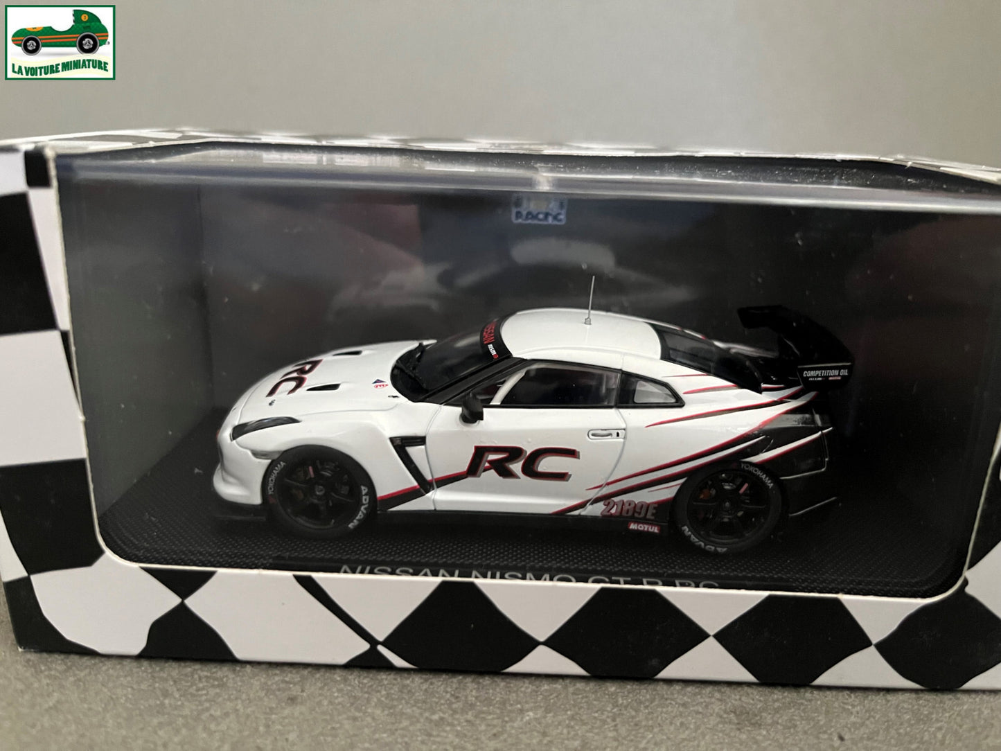 Voiture Miniature Nissan nismo GT-R RC Ebbro au 1/43