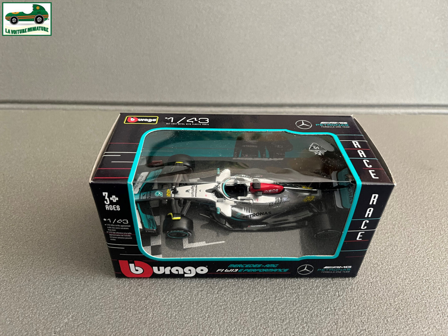 Voiture Miniature Formule 1 Mercedes Benz F1 W13 E Performance Burago 1/43