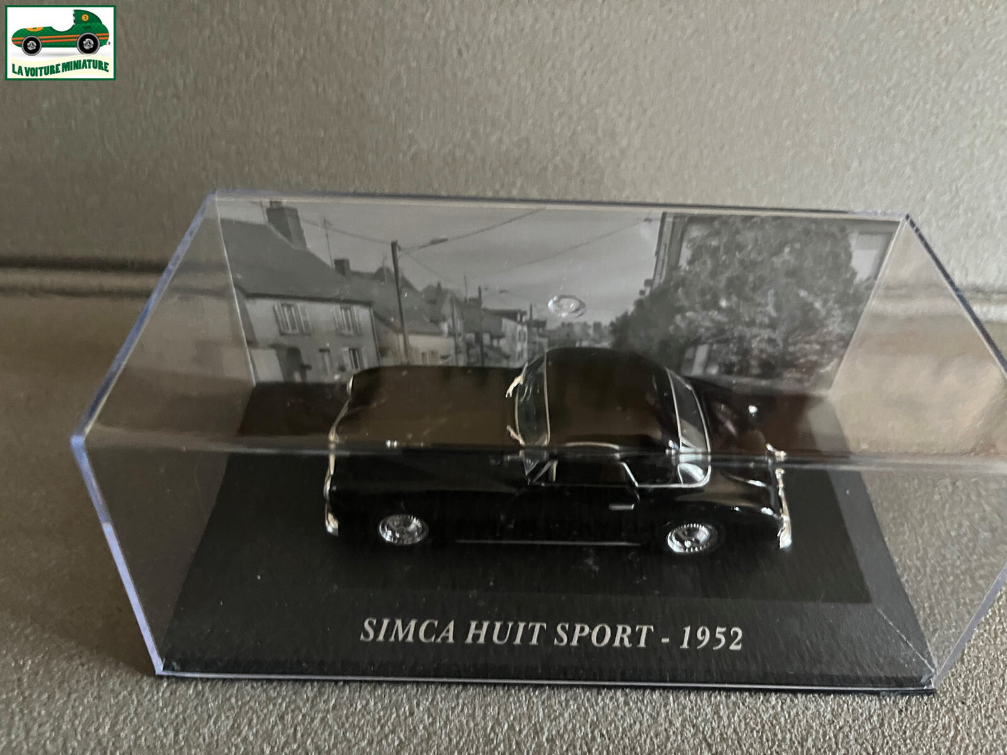 Voiture Miniature Simca Huit Sport 1952 au 1/43 Ixo Altaya