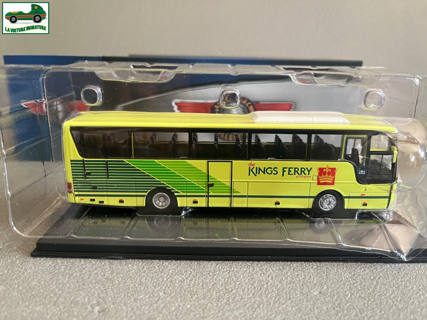Voiture miniature King's Ferry Van Hool T9 Autobus Autocar Bus Atlas 1/72