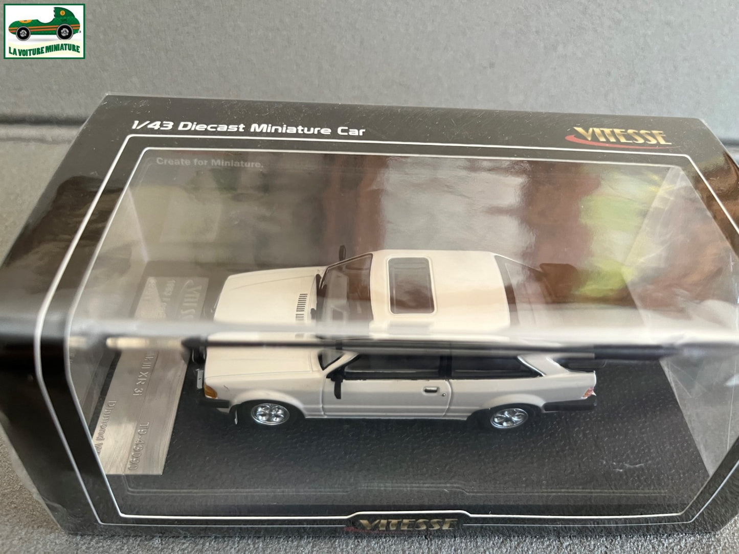 Voiture Miniature Ford Escort Mk III XR3i 1983 Mk3 Vitesse au 1/43
