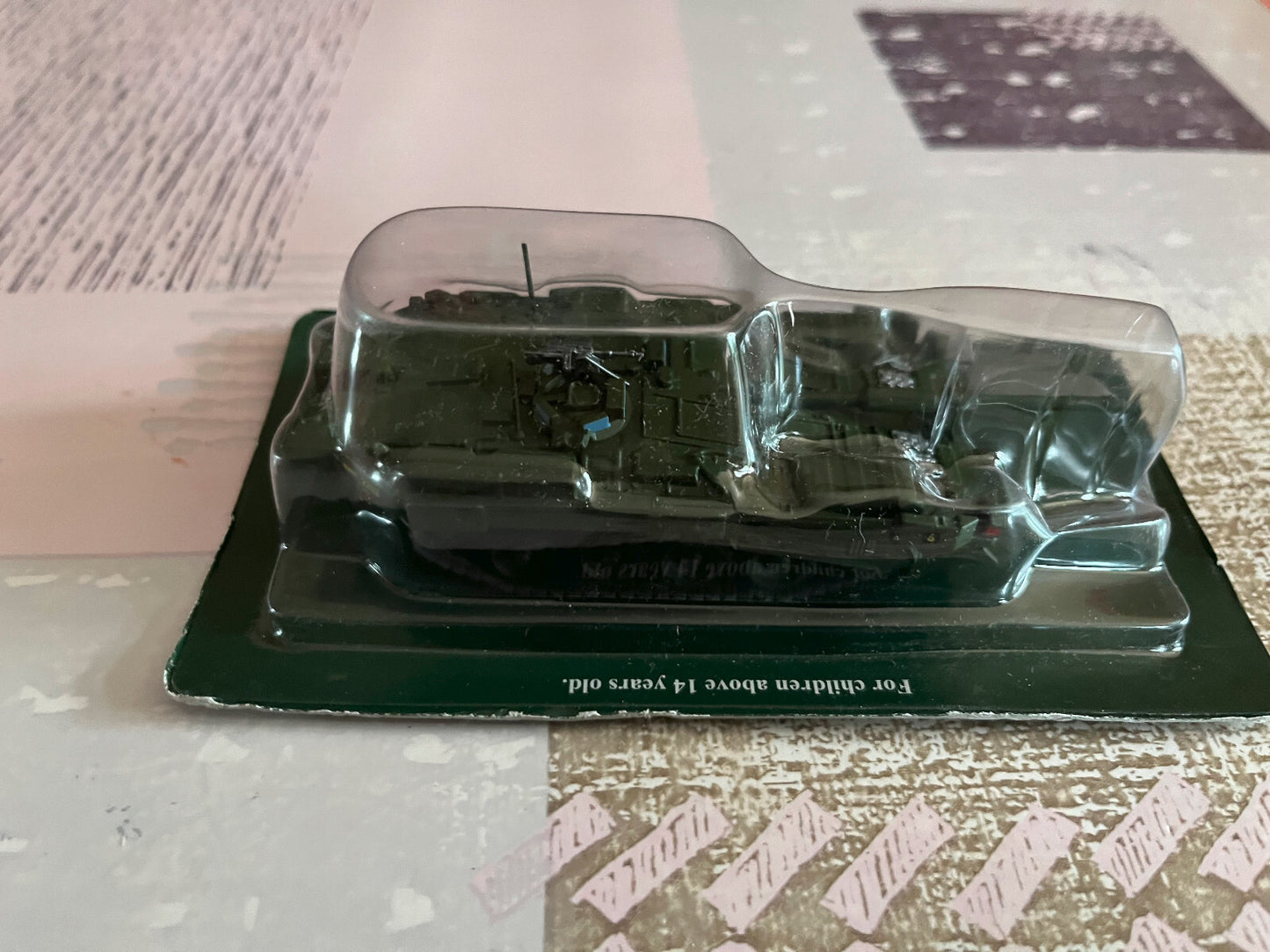 Miniature Militaire Char soviétique Strv 103b au 1/72