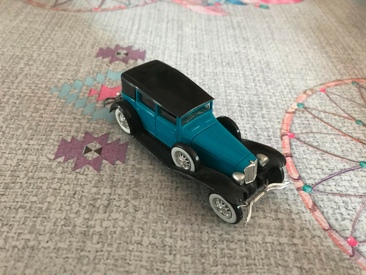 Voiture Miniature Cord L 29 L29 Made in France Solido au 1/43
