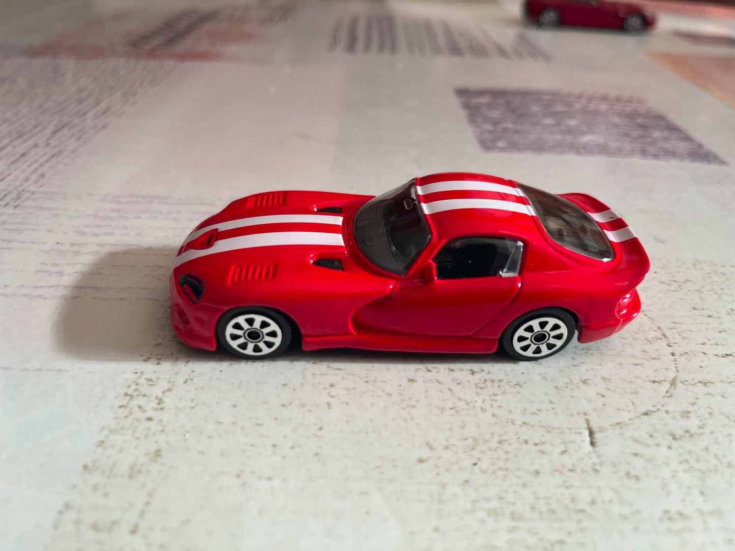 Voiture Miniature Dodge Viper GTS Burago au 1/43