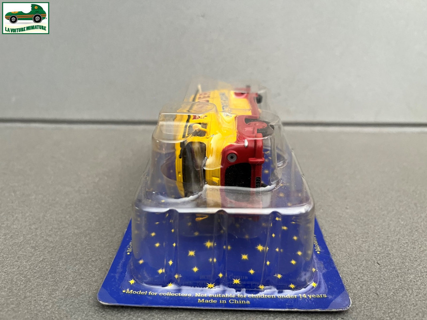 Voiture Miniature Renault Estafette Cirque Pinder Altaya 1/43