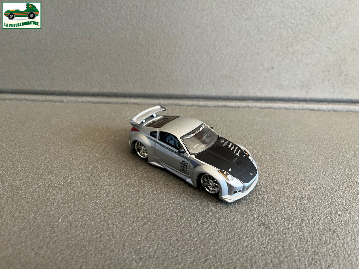 Voiture miniature 2006 Nissan 350 Z Jada au 1/64