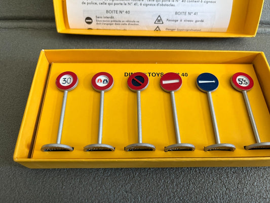 Voiture miniature Panneaux de Signalisation Routière 40 Dinky Toys Atlas