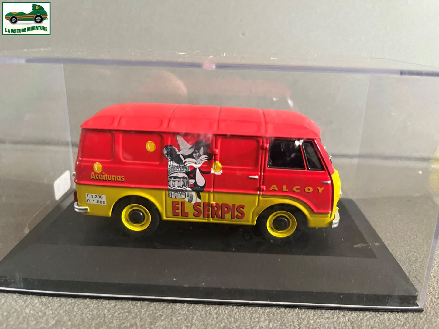 Voiture Miniature Camion Publicitaire Fadisa Romeo EL Serpis au 1/43
