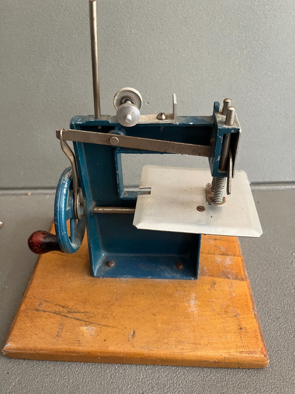 Lot Jouet Ancien Machine Coudre CEMP Villefranche + JC Incomplet