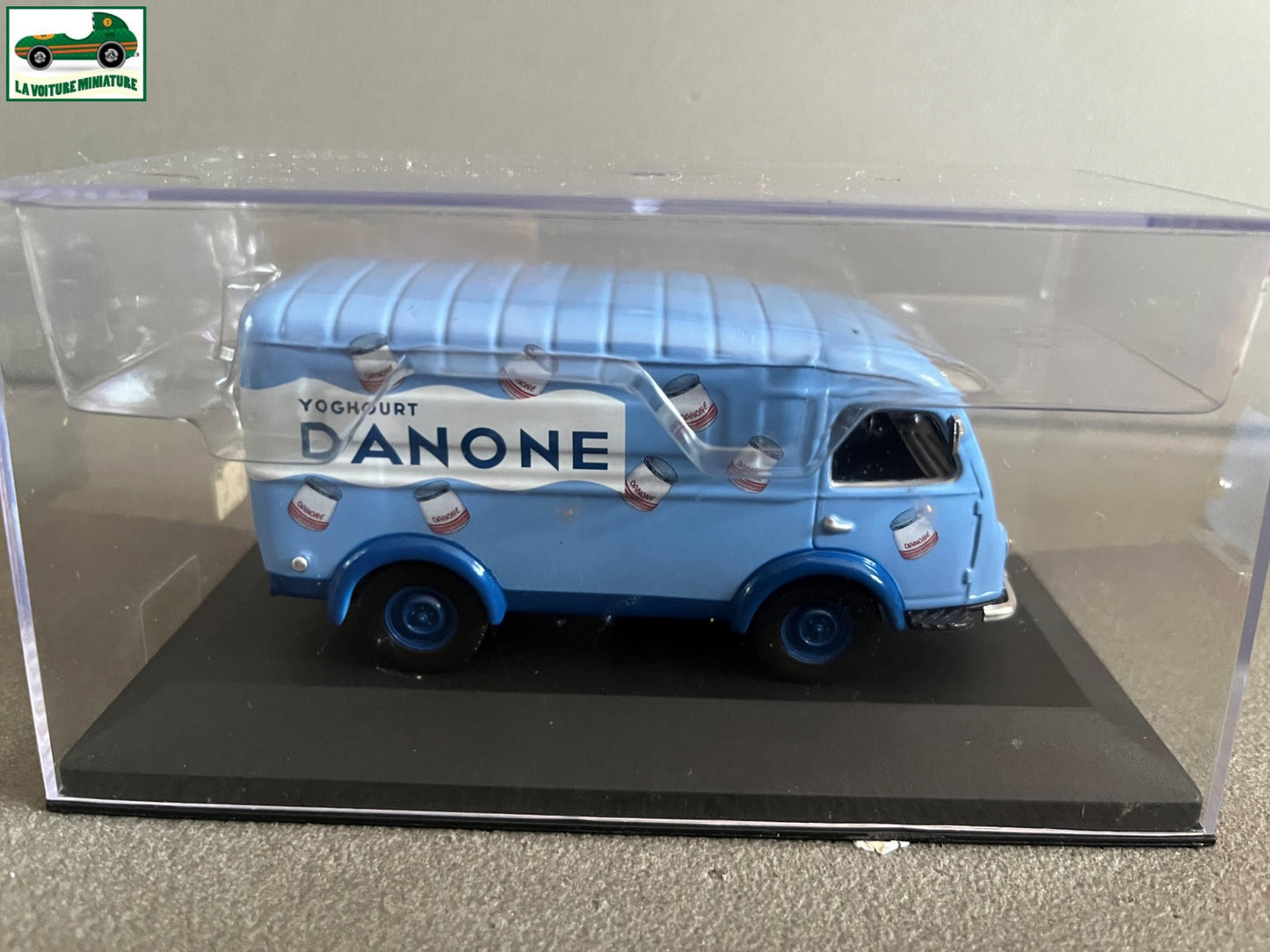 Voiture Miniature Camion Publicitaire Renault 1000kg Danone au 1/43