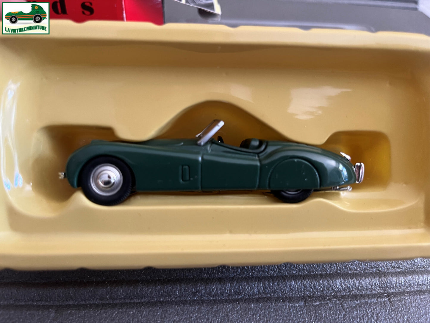 Voiture Miniature Jaguar XK120 Suede Green Vanguards au 1/43
