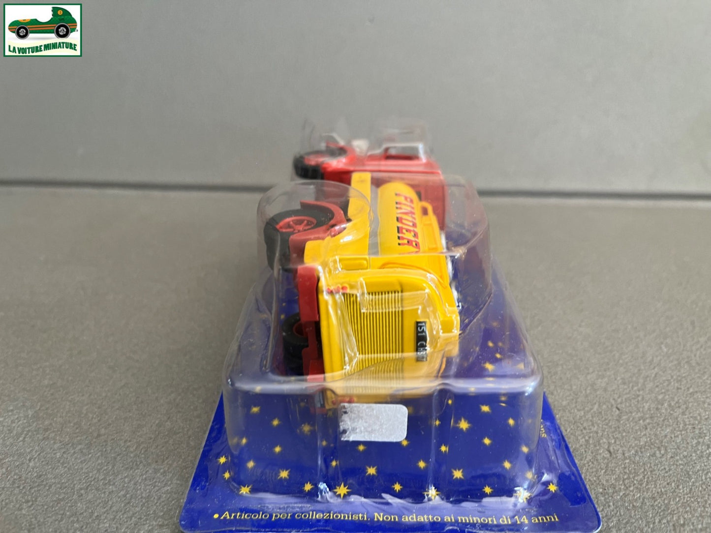 Voiture Miniature Renault Galion Citerne Cirque Pinder Altaya 1/43
