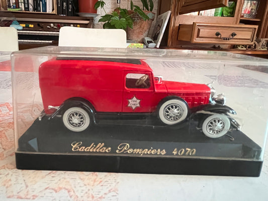 Voiture Miniature Cadillac Pompiers 4070 Solido au 1/43