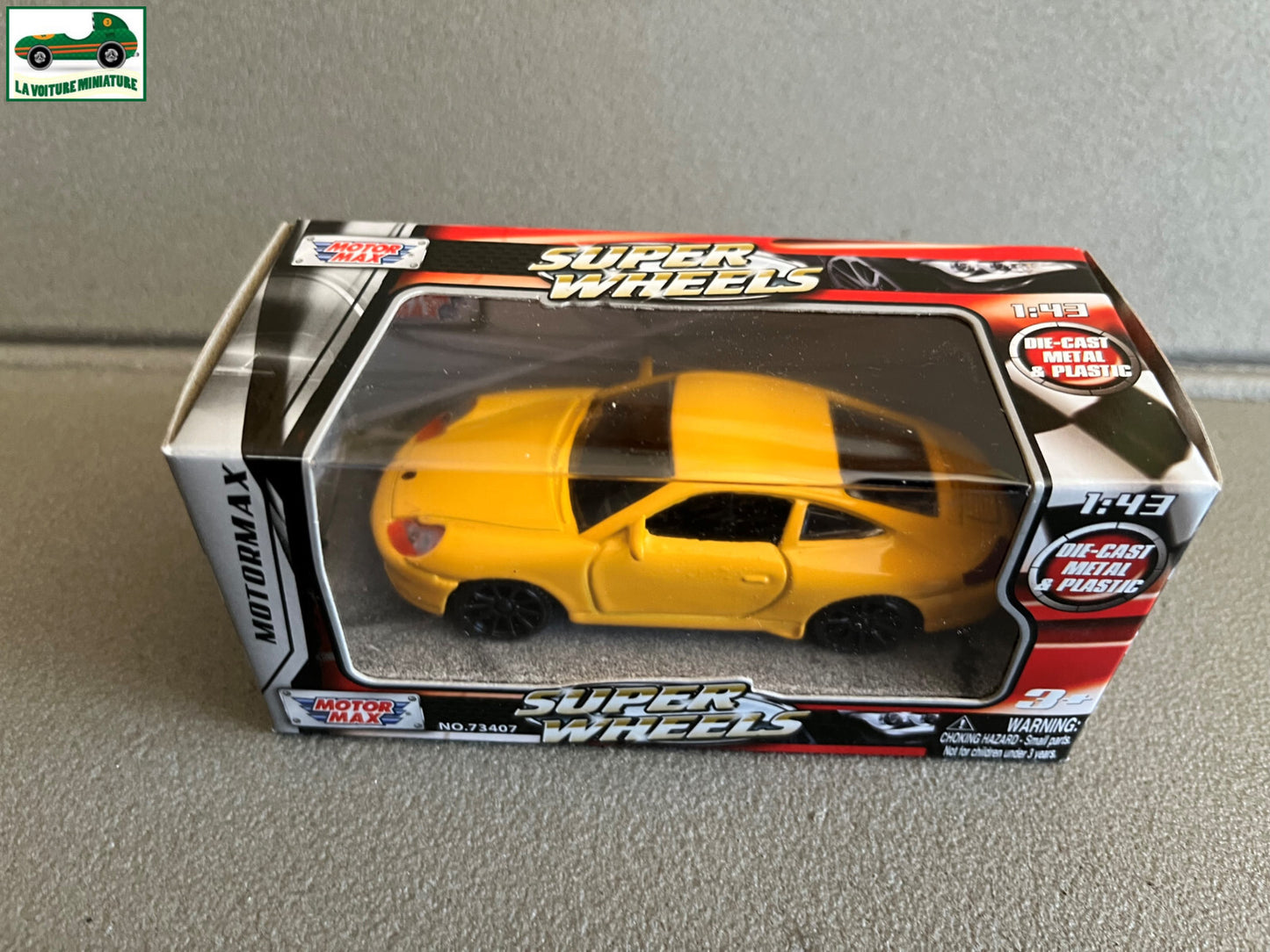 Voiture miniature Porsche 911 Carrera yellow Motor Max 1/43