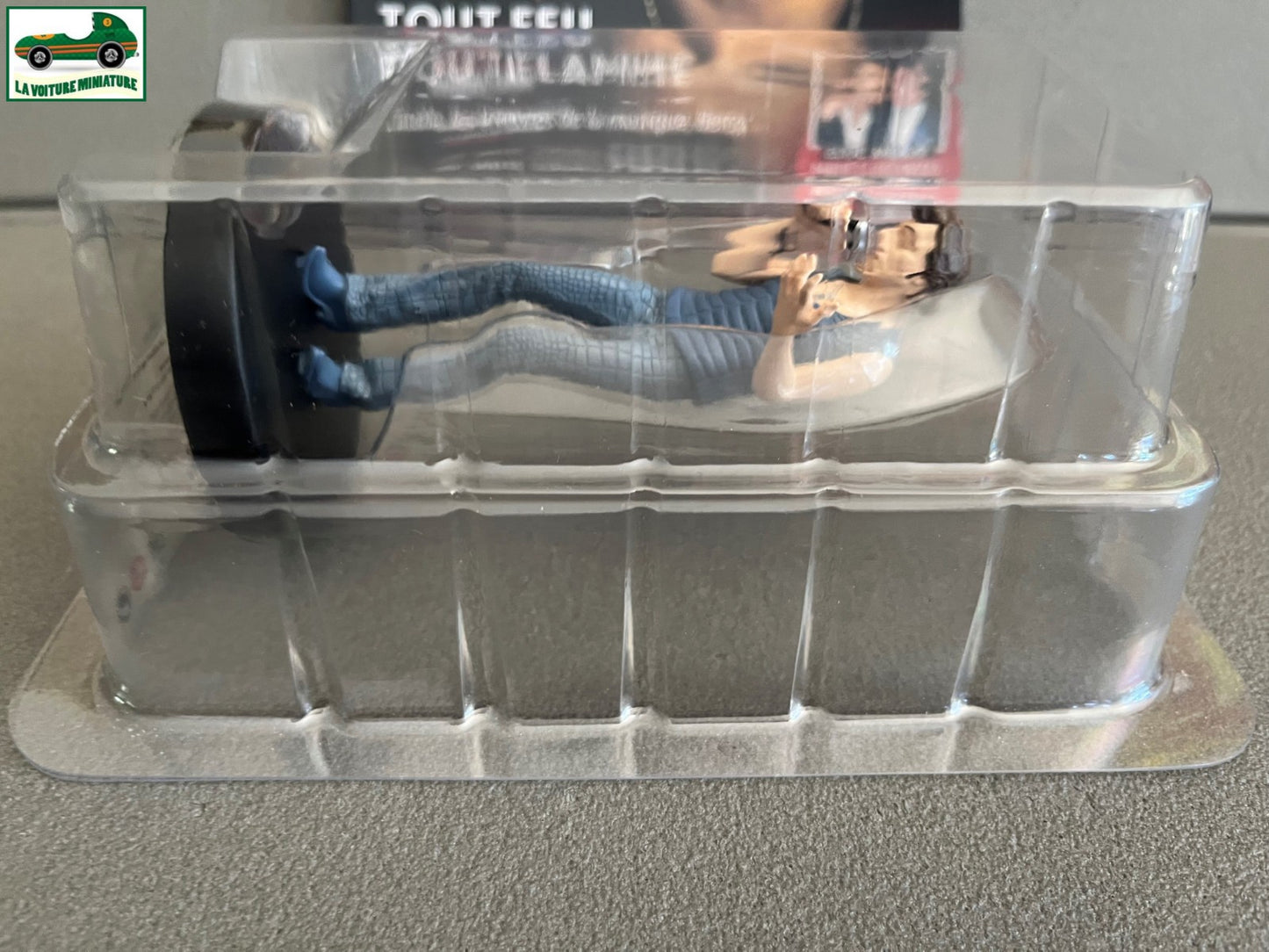 Figurine de Collection Johnny Hallyday + Livret N°52