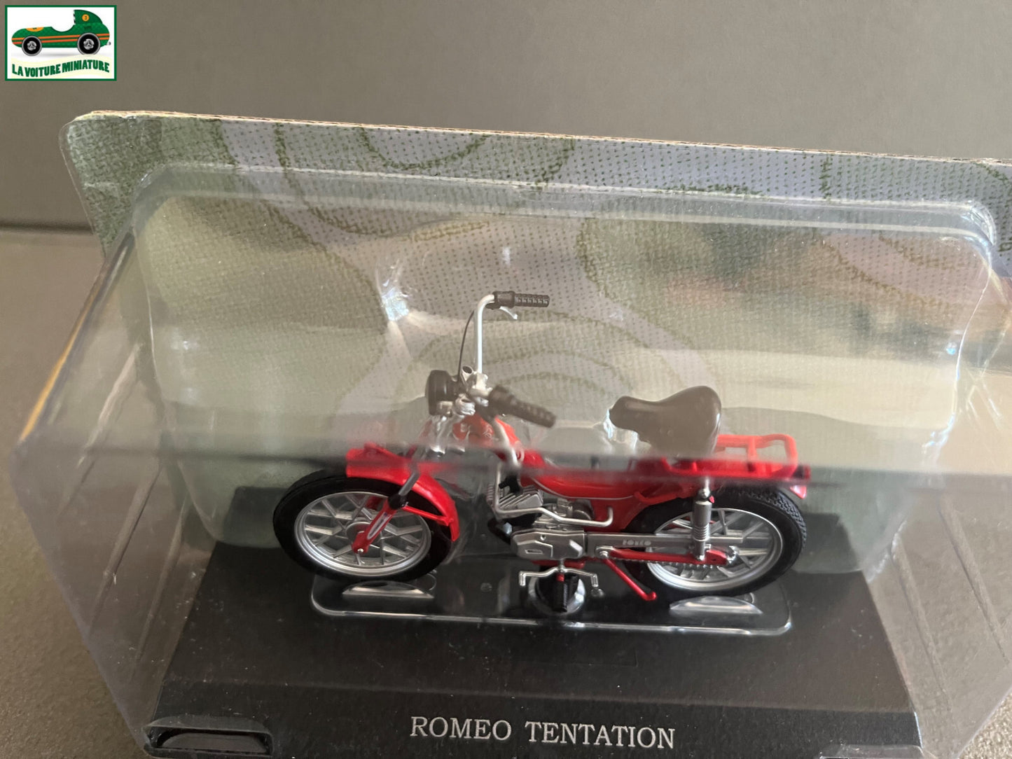 Moto Cyclomoteur miniature Romeo Tentation Leo Models 1/18