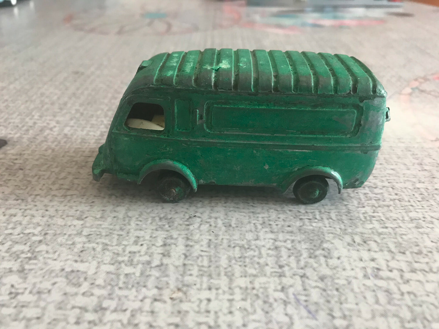 Ancienne Voiture Miniature Camion Renault 1000 Kgs CIJ France Epave