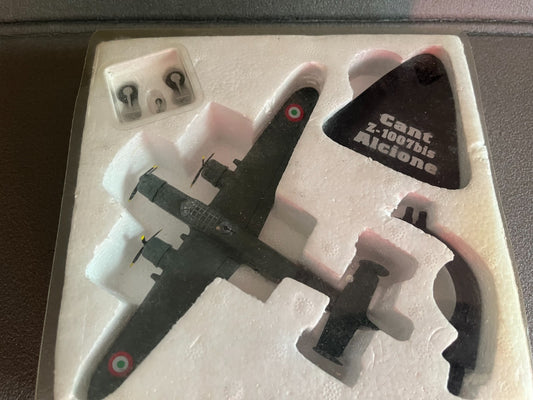 Avion miniature Militaire Cant Z-1007bis Alcione Editions Atlas 1/144