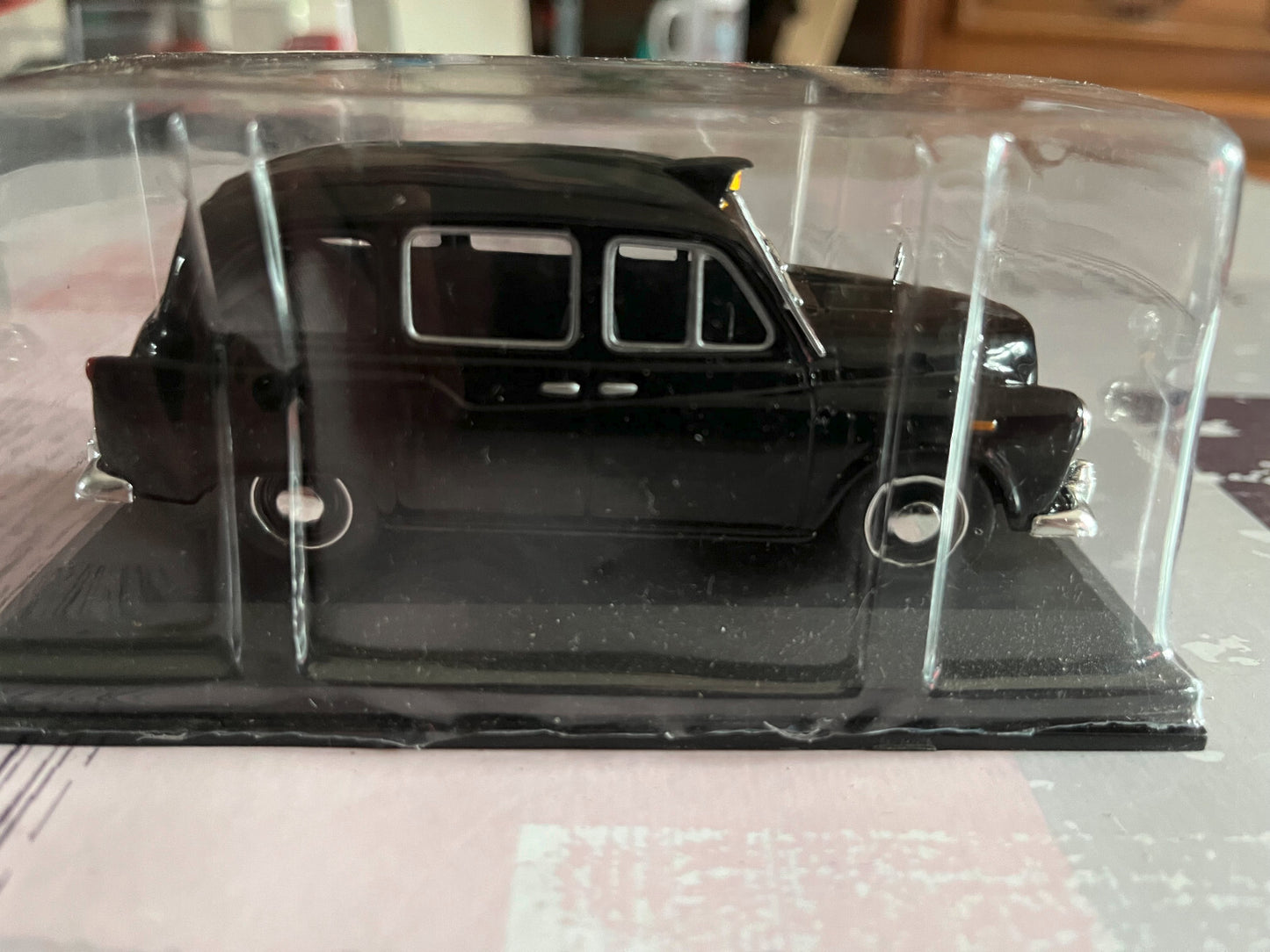 Voiture Miniature Austin FX4 London 1965 Taxi Du Monde au 1/43 Altaya