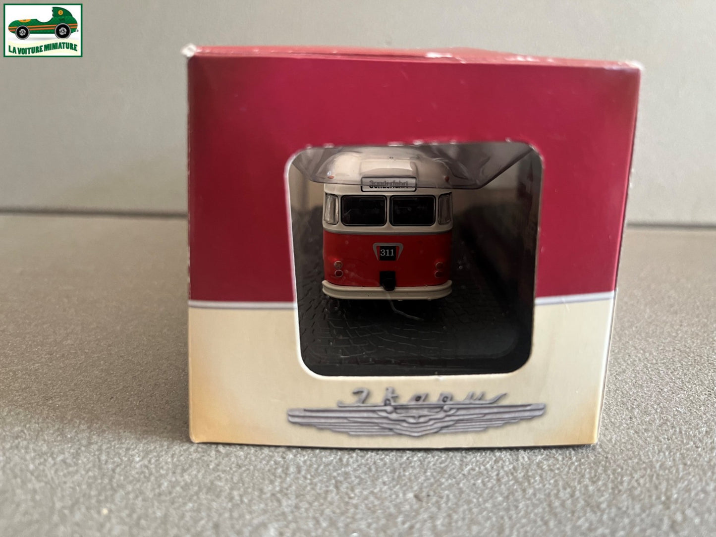 Voiture miniature Ikarus 311 1960 Autobus Bus Collection Atlas 1/72