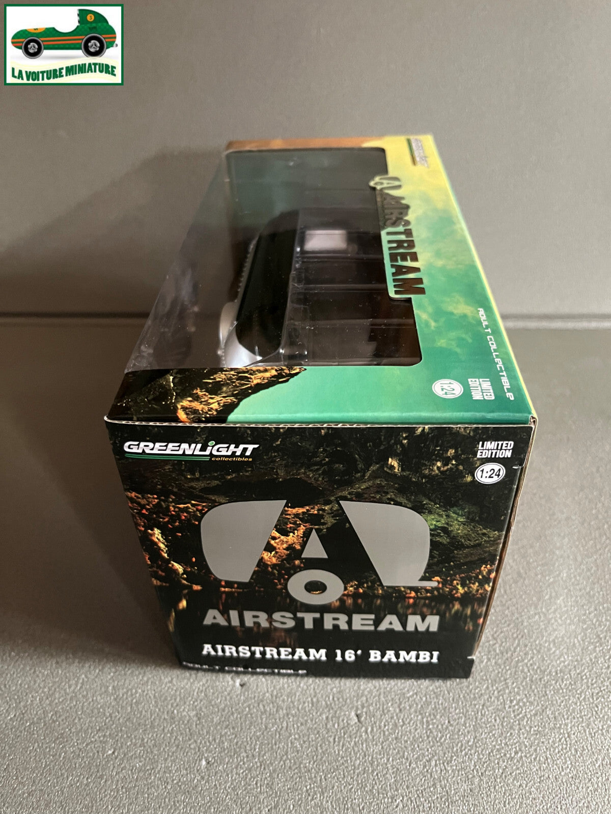 Voiture miniature Caravane AirStream 16 Bambi Greenlight 1/24
