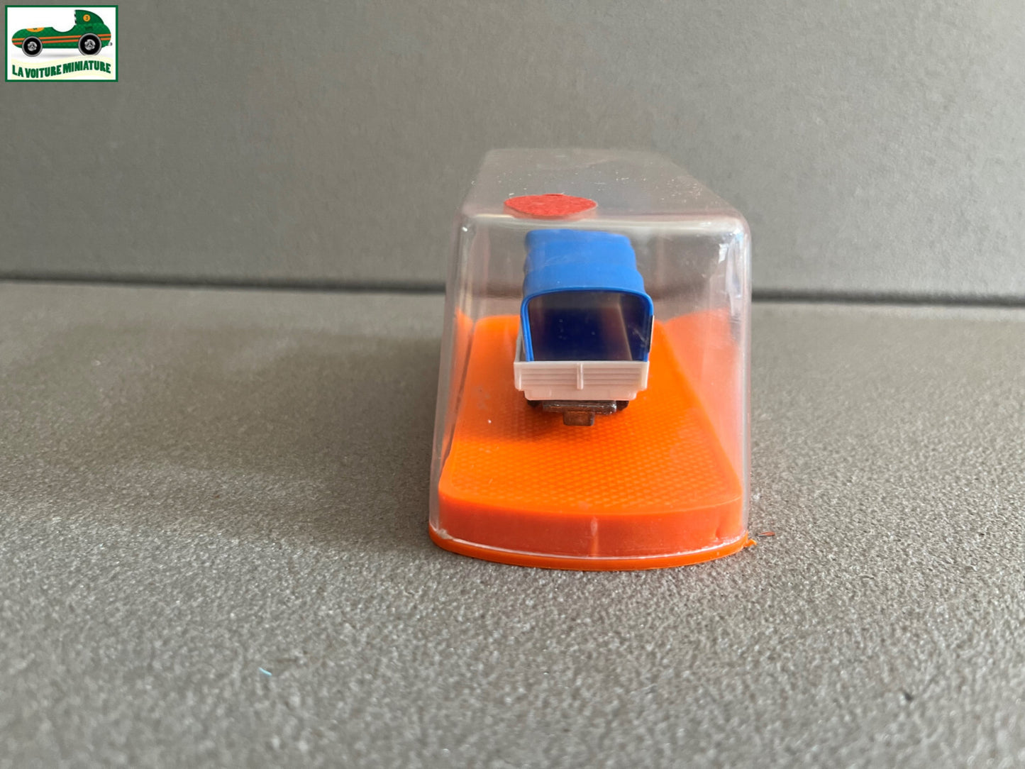 Voiture miniature Camion Mercedes Aeroport Guiloy Spain Echelle Type Majorette