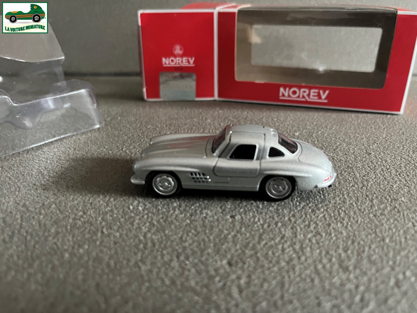 Voiture miniature Mercedes 300 SL Norev 3 inches 1/64