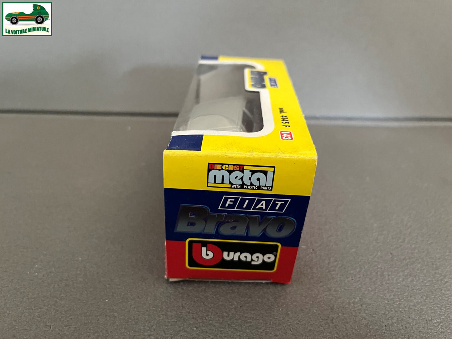 Voiture miniature Fiat Bravo cod. 4145 F Burago au 1/43
