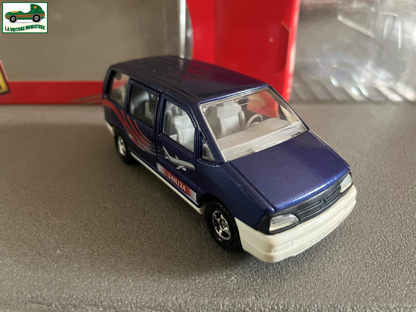 Voiture miniature Peugeot 806 Maxi Majorette Série 3000 1/32