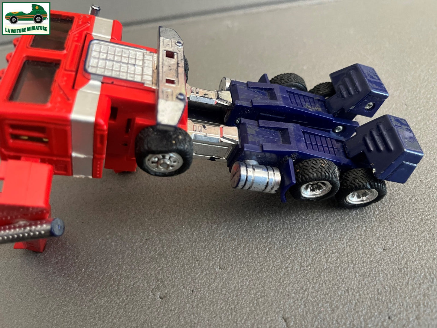 Ancienne Voiture Miniature Camion Transformers G1 1984 Optimus Prime
