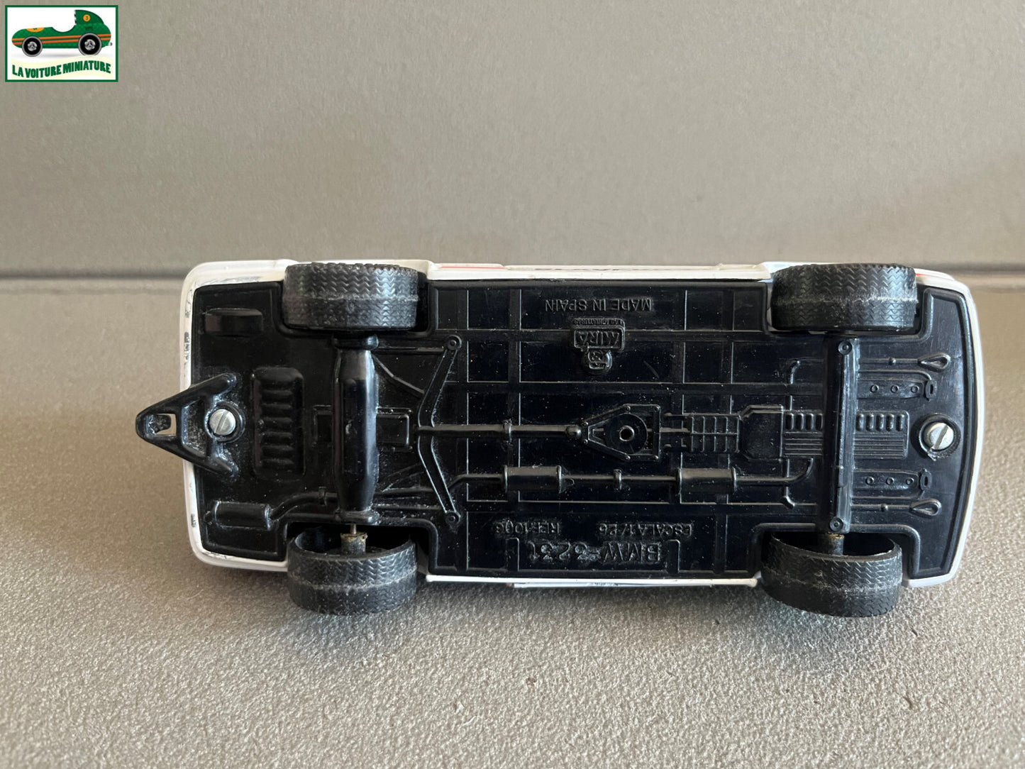 Ancienne Voiture Miniature BMW 323 Mira Spain au 1/25 Epave