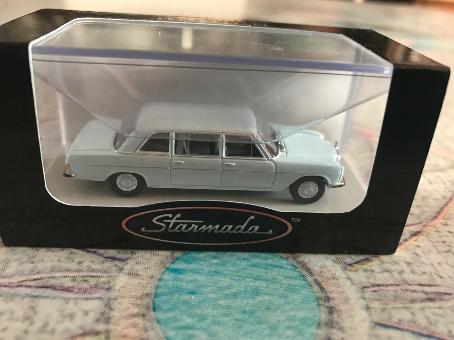 Voiture Miniature Mercedes Benz 220 D W115 Art 13403 Brekina 1/87 HO