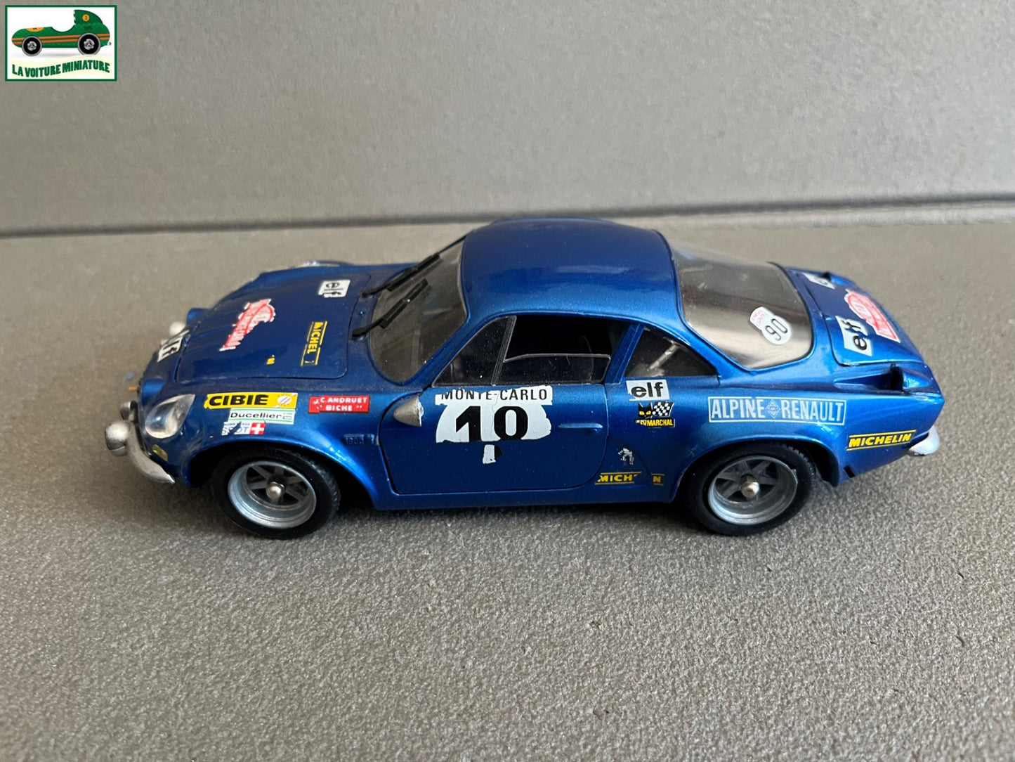 Voiture miniature Renault alpine Rallye Monte Carlo Macadam 1/20 Défauts