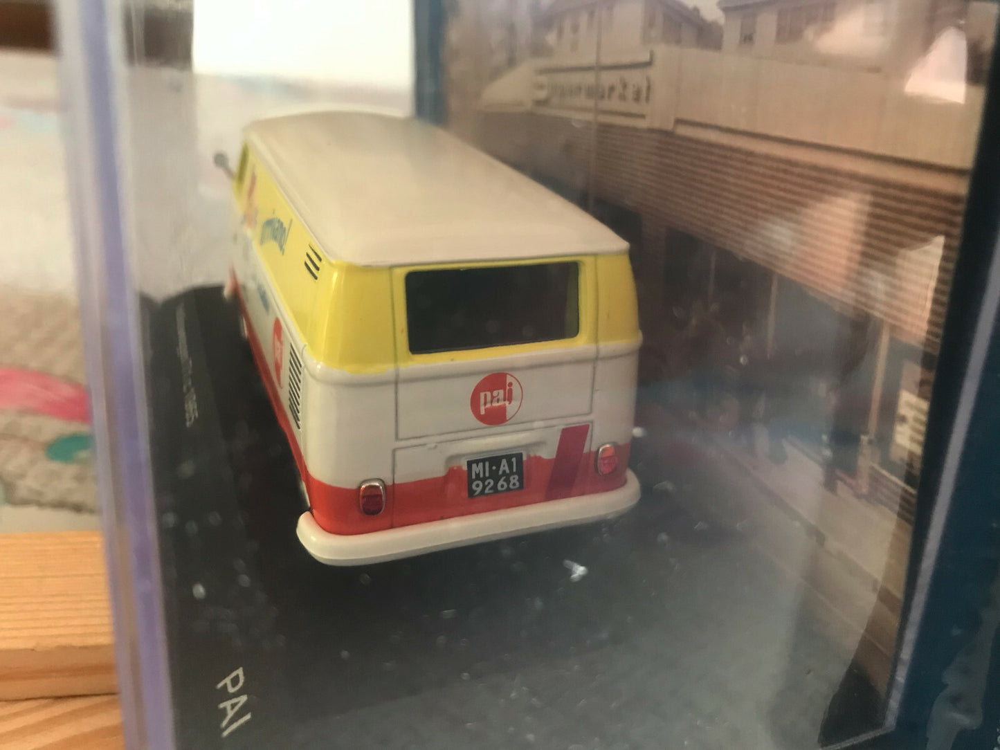 Voiture miniature Publicitaire VW Volkswagen Combi T1 c 1965 Patatine Pai 1/43