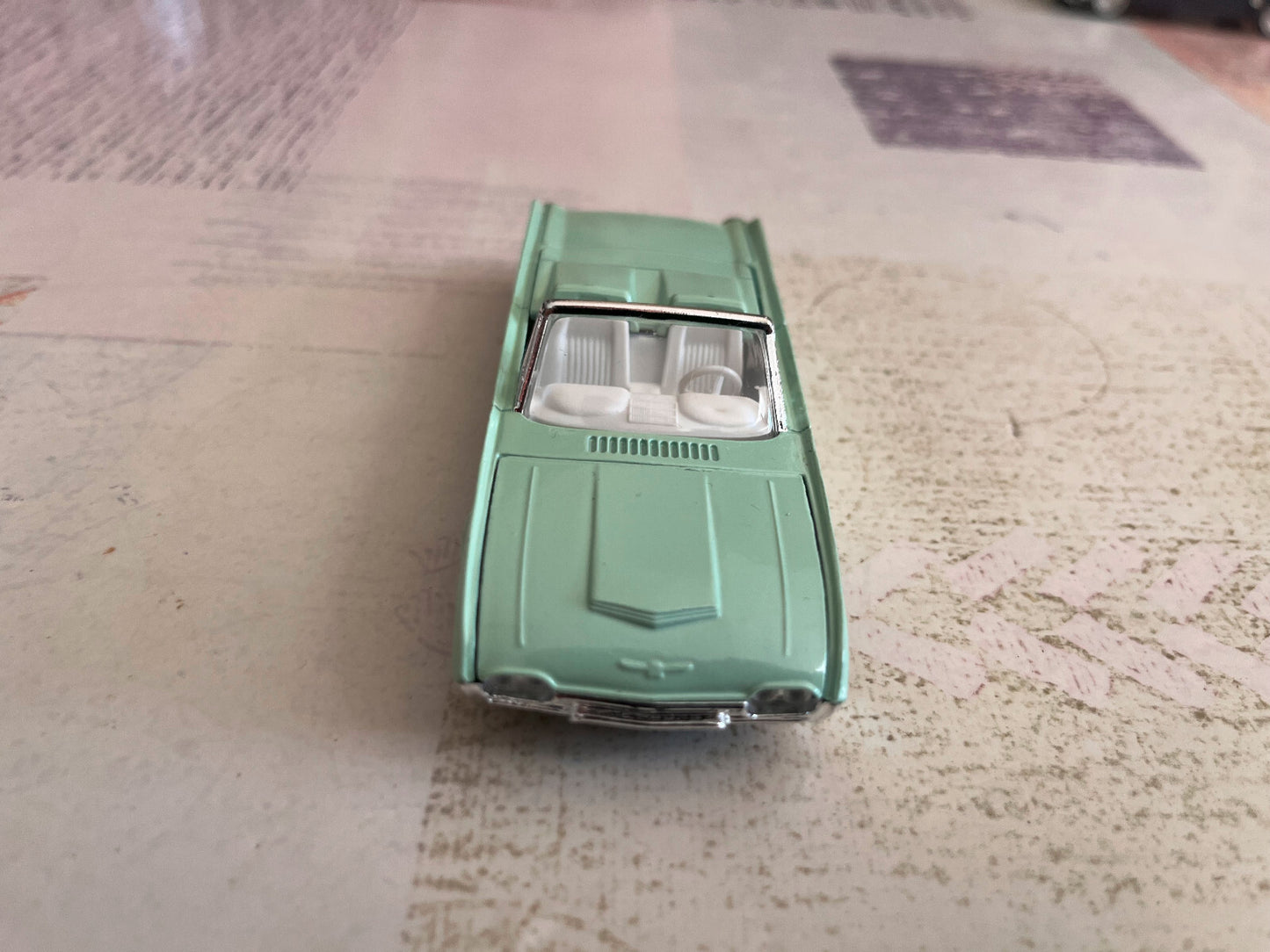 Voiture Miniature Ford Thunderbird 1961 Solido France au 1/43