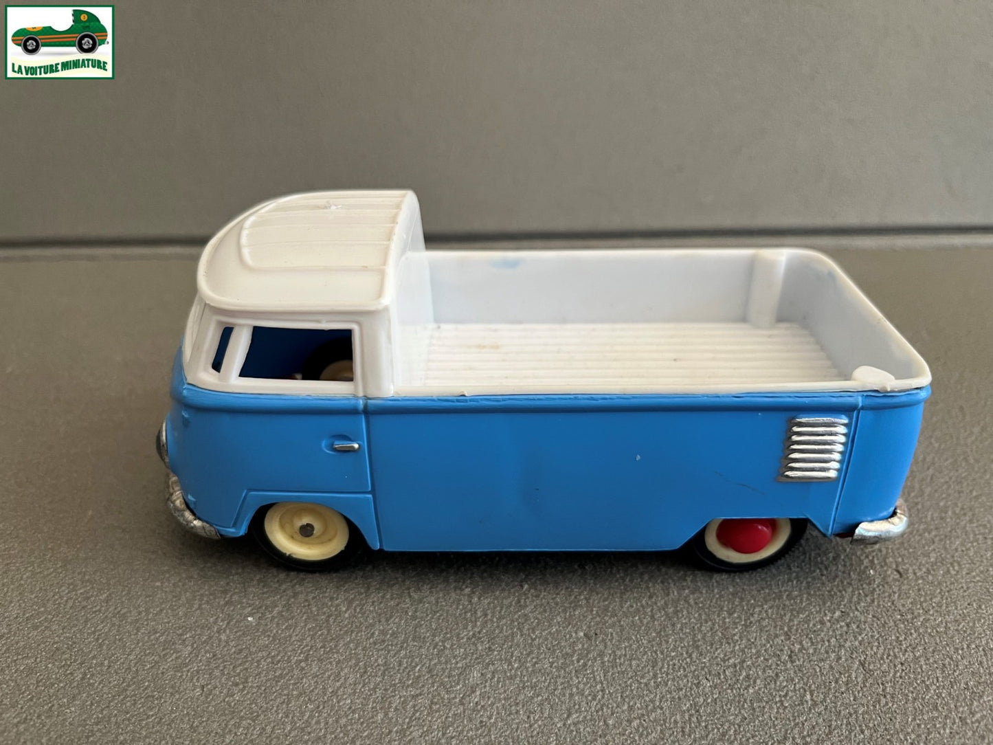 Ancien Jouet de Bazar Plastique Volkswagen Combi Pick Up Jato 1/24 Défauts