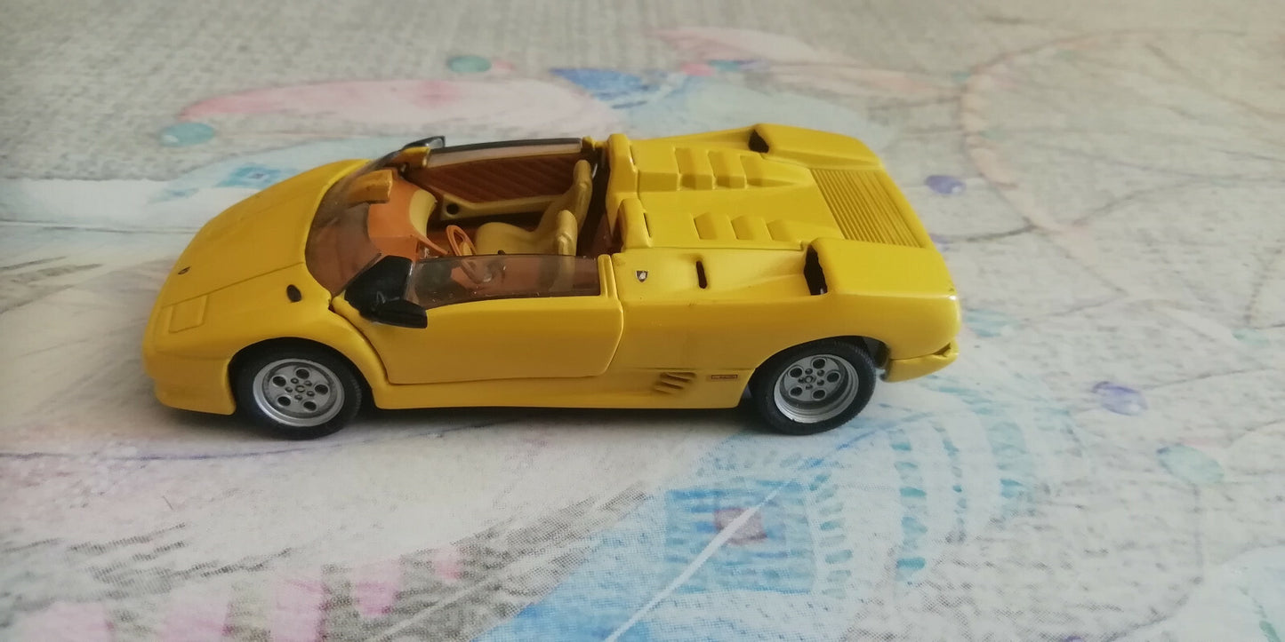 Voiture miniature Lamborghini Diablo Roadster DetailCars au 1/43