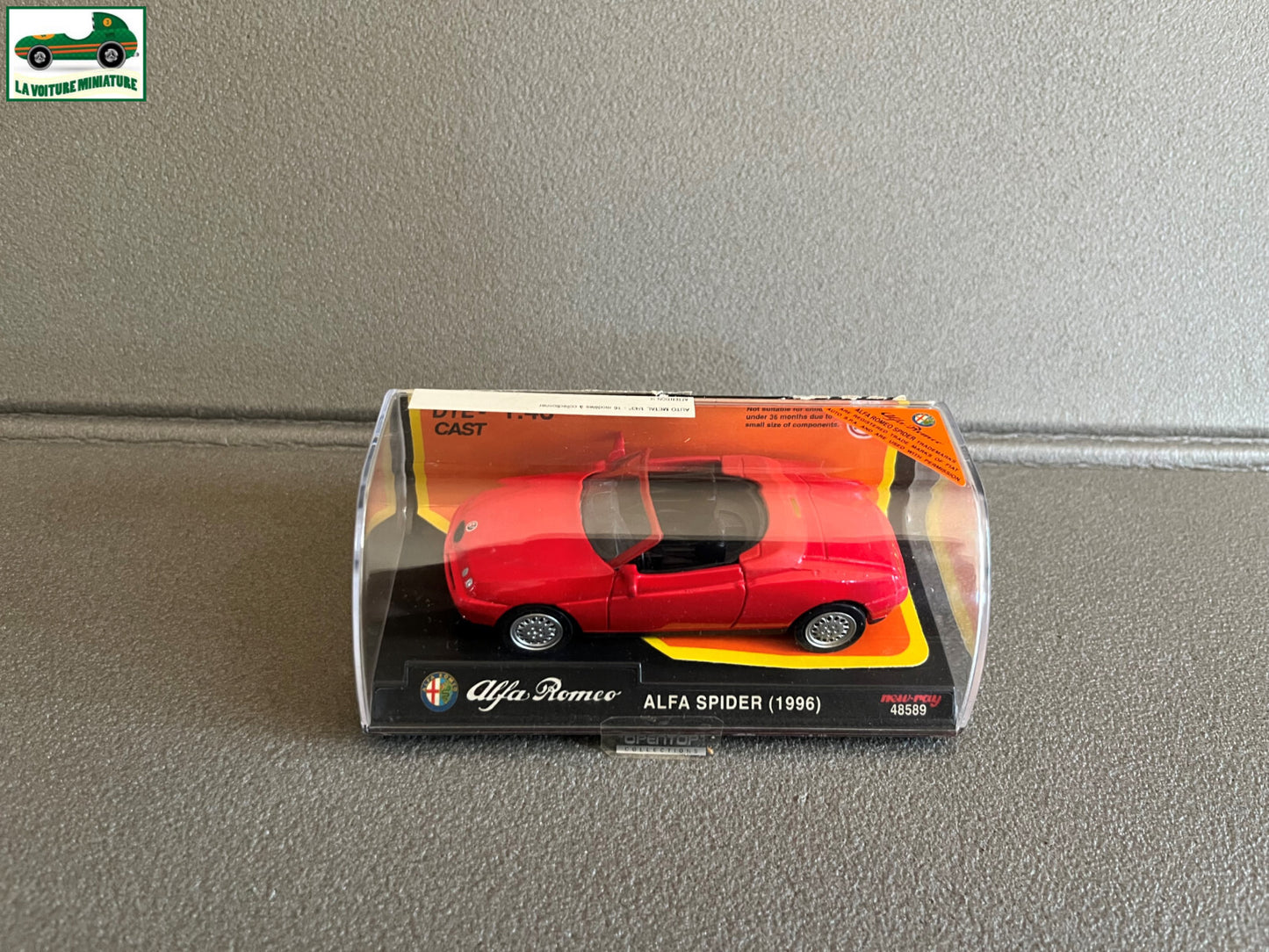 Voiture Miniature Alfa Romeo Spider 1996 New Ray au 1/43