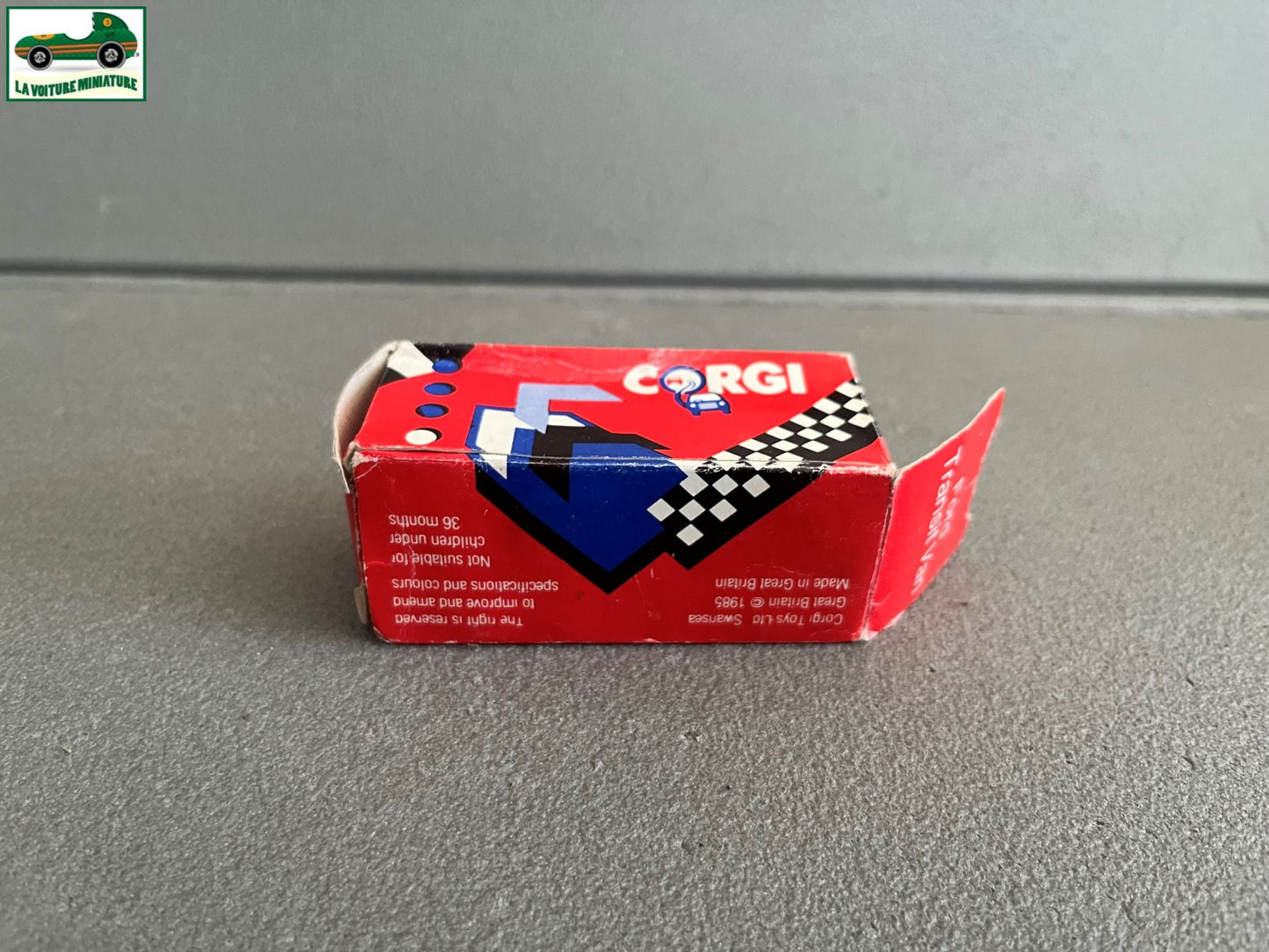 Ancienne Voiture Miniature Corgi Ford Transit Made GT Britain Echelle Majorette
