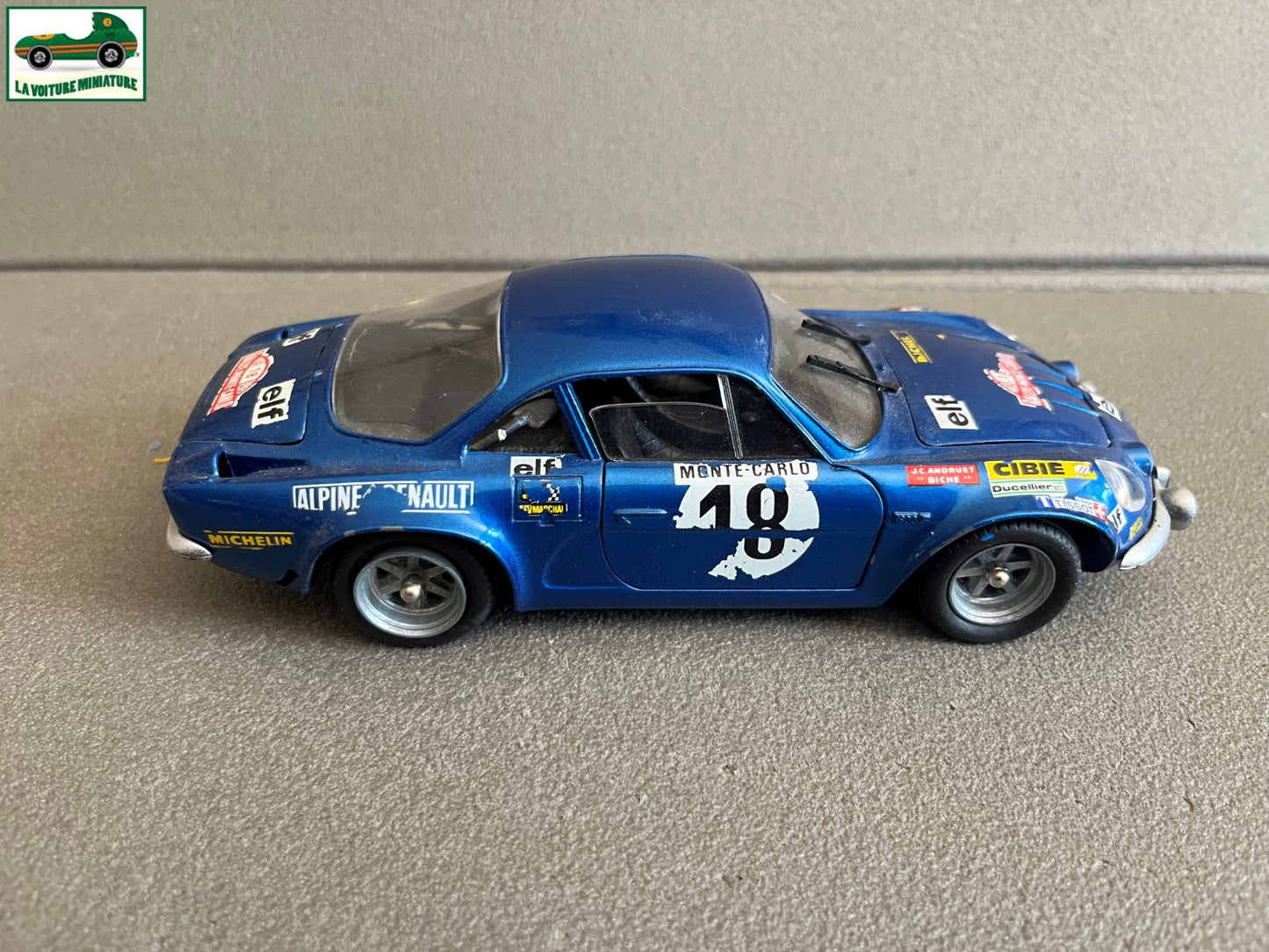 Voiture miniature Renault alpine Rallye Monte Carlo Macadam 1/20 Défauts